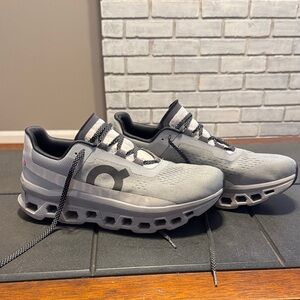 On Running Cloudnova Men’s Shoes in Light Gray and Black Accents